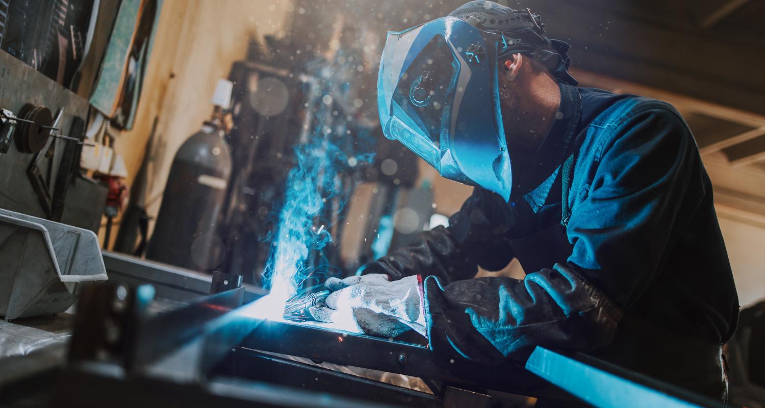 Teräsjaakko - Teräsjaakko leikkaa määrämittaan - Tietoa Meistä